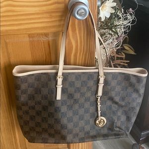 Michael kors tote